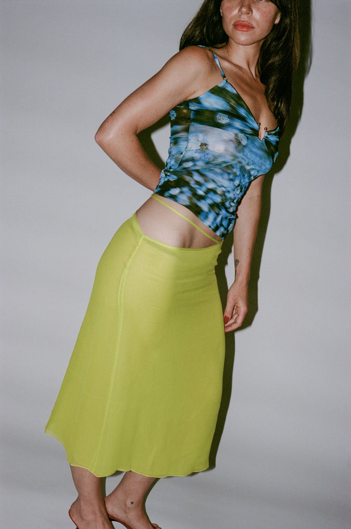 PRISCAVera Cut-Out Waist Midi Skirt in Absinthe
