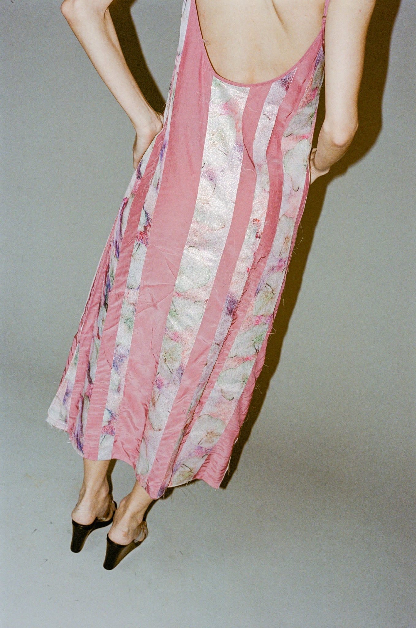 UNISECON Jade Dress in Dusty Pink