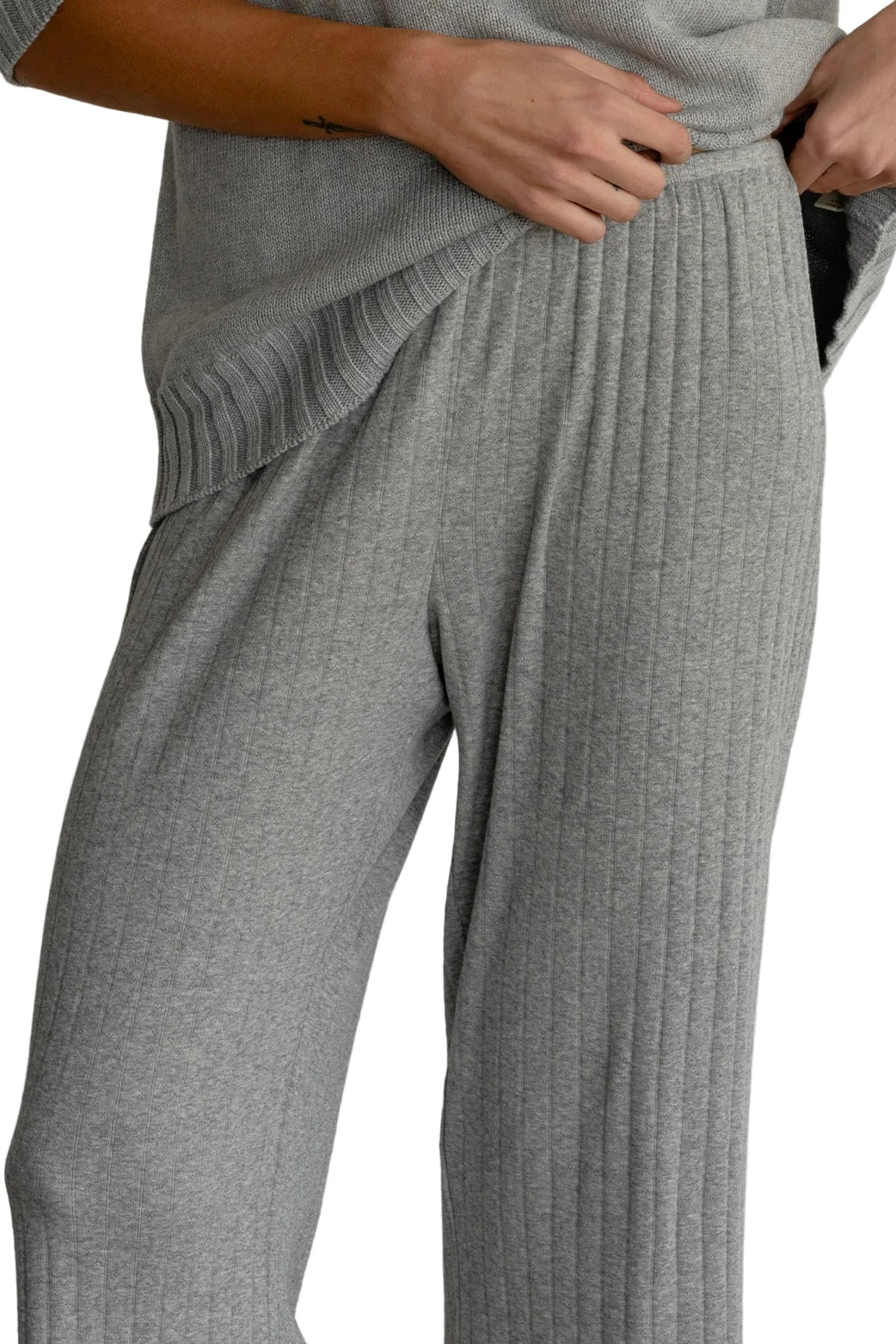 DONNI. Pointelle Simple Crop Pant in Heather Grey
