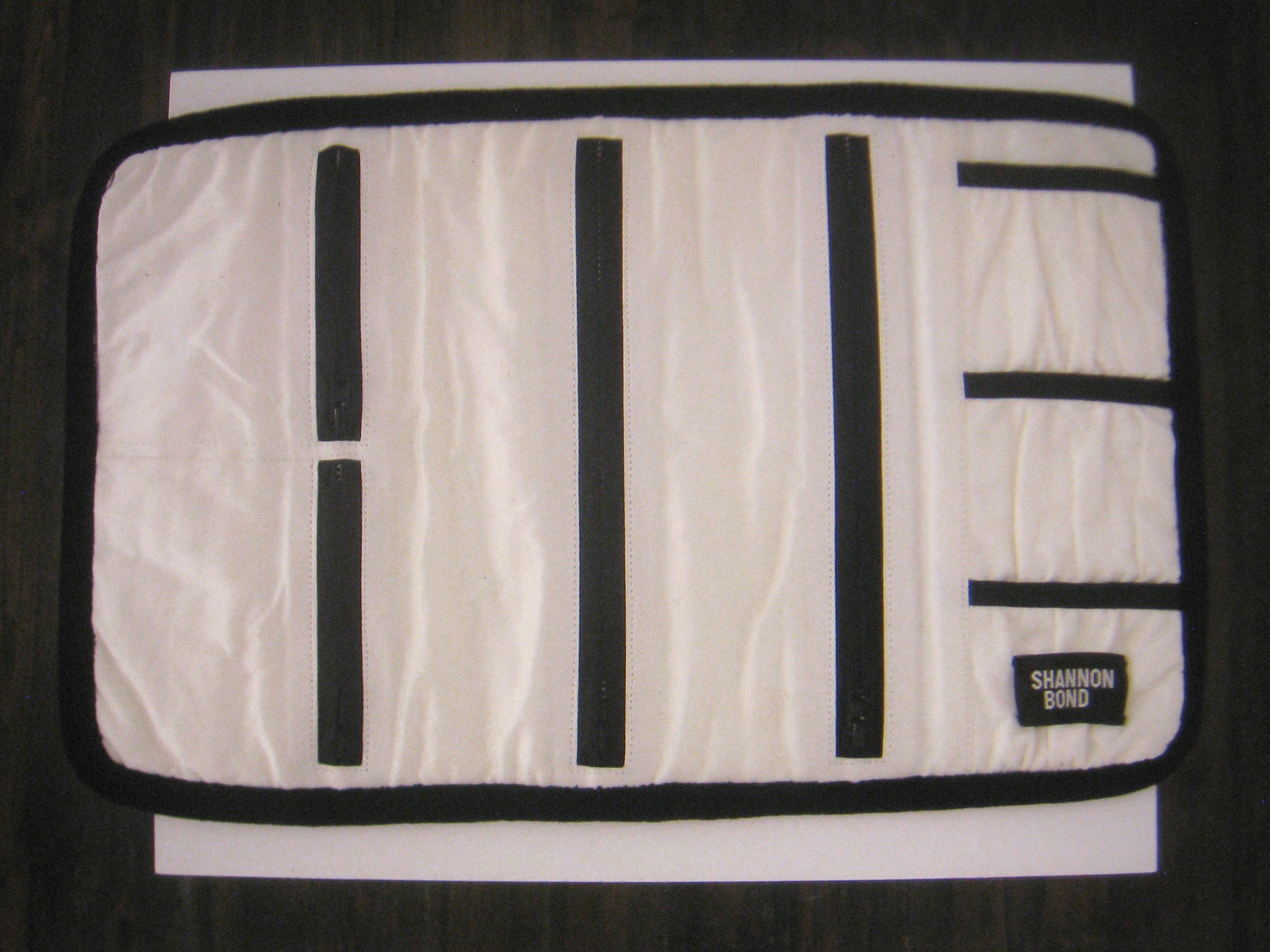 Shannon Bond Incanto Jewelry Holder in Cream/Black