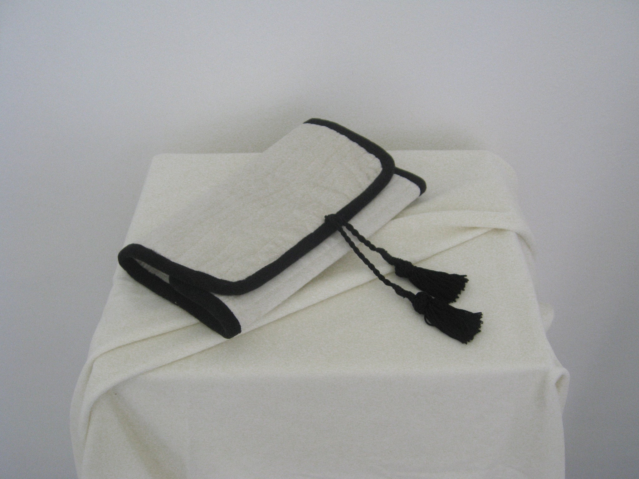 Shannon Bond Incanto Jewelry Holder in Cream/Black